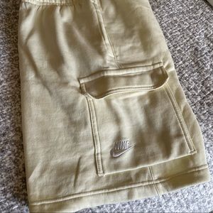 Nike Sportswear Club shorts